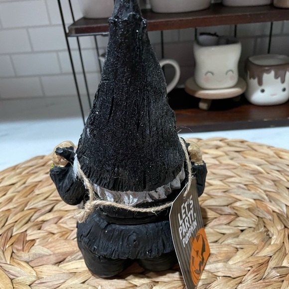 Halloween Gnome - Picture 4 of 4